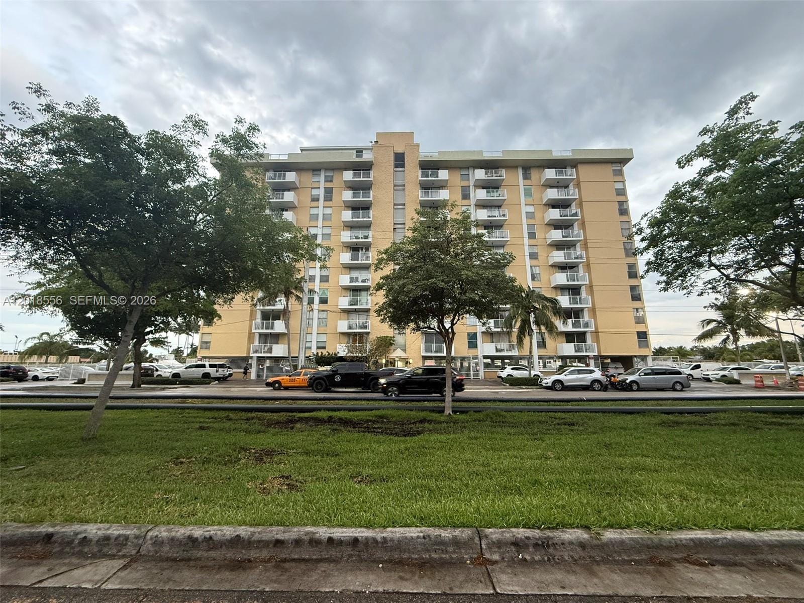 2020 NE 135th Street 503, North Miami, FL 33181 photo 24