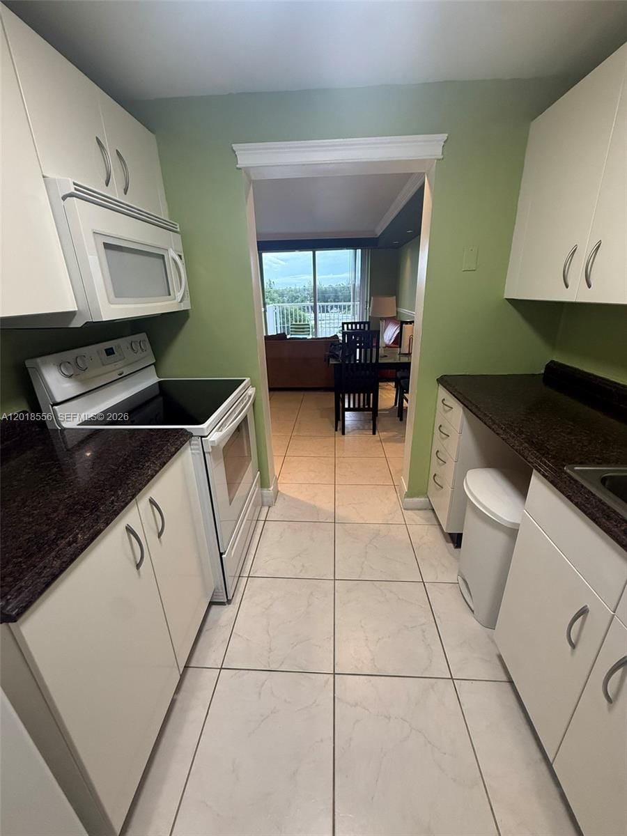2020 NE 135th Street 503, North Miami, FL 33181 photo 8