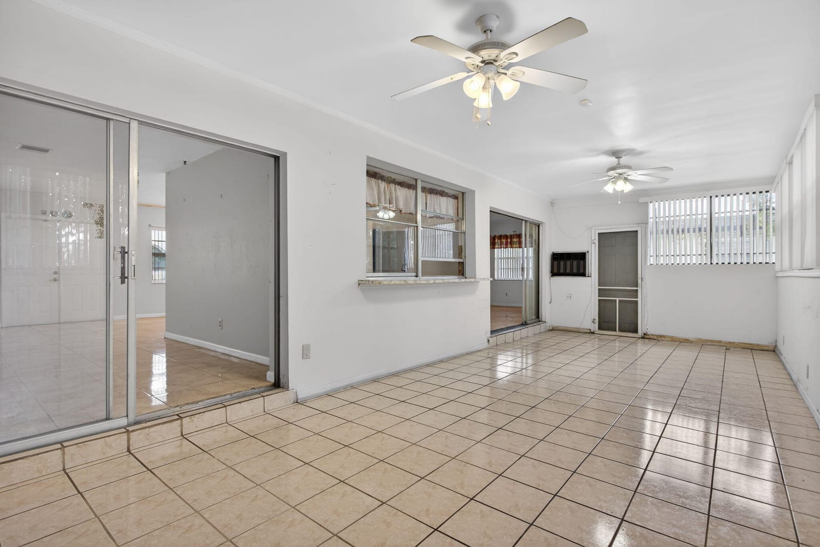 2540 NW 34th Terrace, Lauderdale Lakes, FL 33311 photo 11