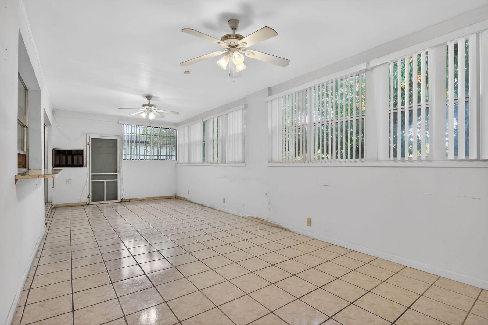 2540 NW 34th Terrace, Lauderdale Lakes, FL 33311 photo 12