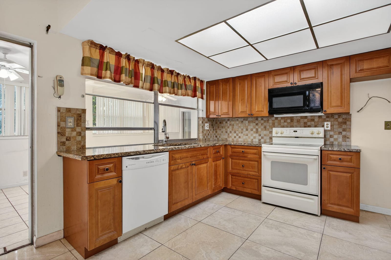 2540 NW 34th Terrace, Lauderdale Lakes, FL 33311 photo 4
