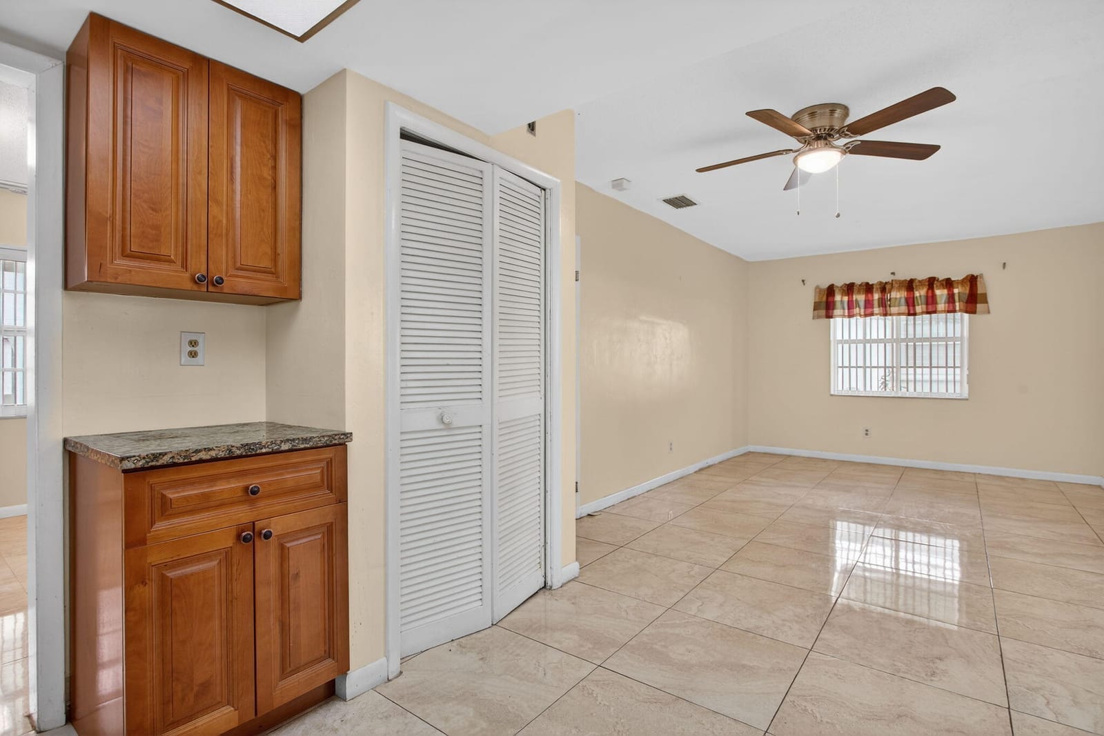 2540 NW 34th Terrace, Lauderdale Lakes, FL 33311 photo 6