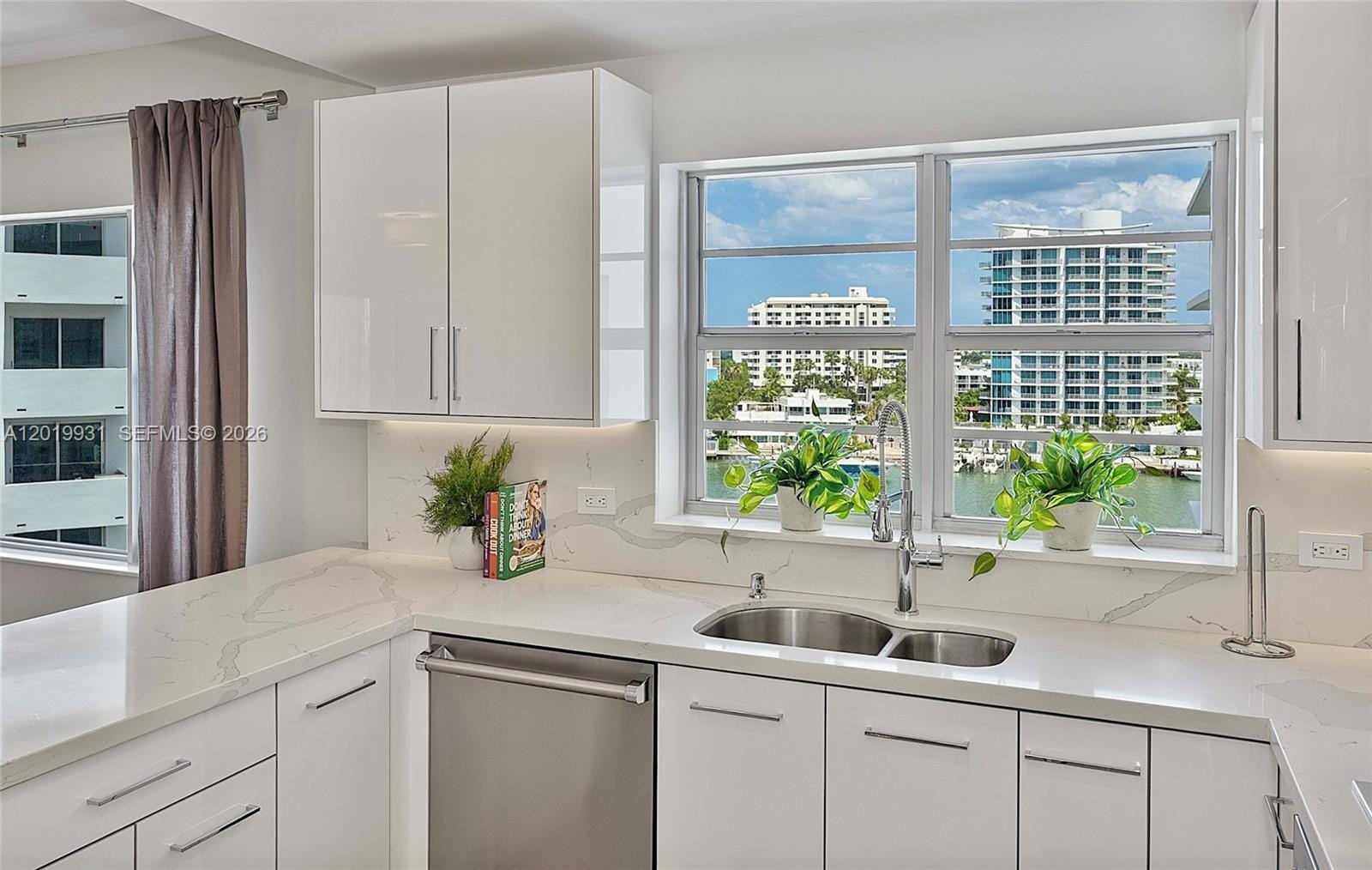 16 Island Avenue 7C — photo 12