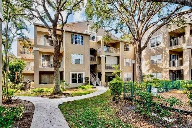 1780 Palm Cove Boulevard 6-308, Delray Beach, FL 33445 photo 2