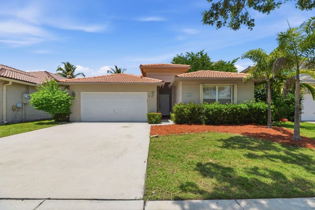 345 W Cypress Cove Circle, sold in West Park-West, Davie, FL