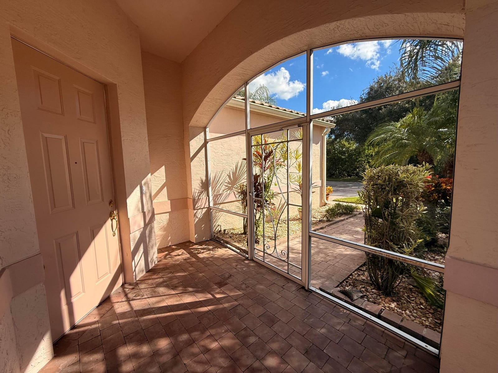 633 NW Whitfield Way — photo 3