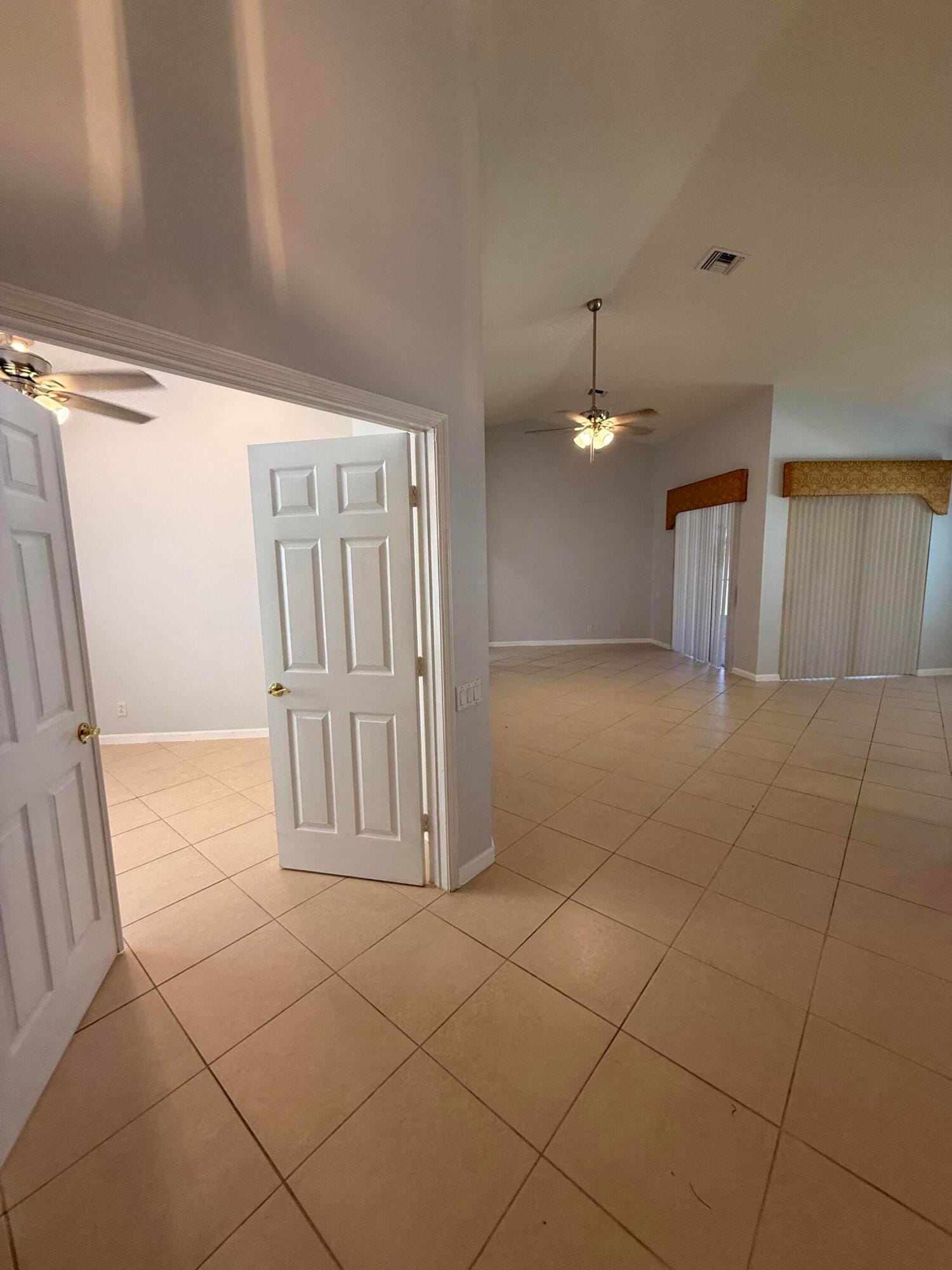 633 NW Whitfield Way — photo 4