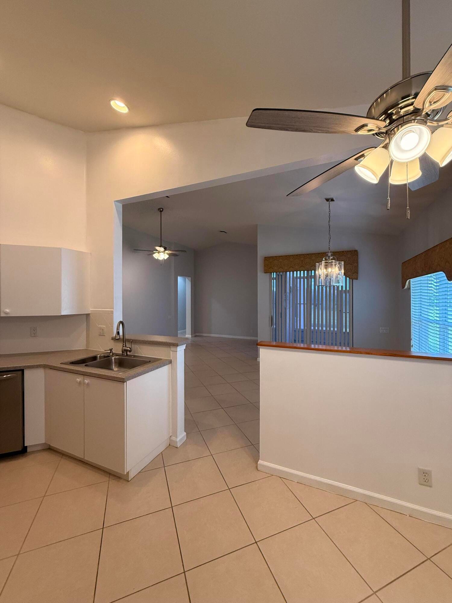 633 NW Whitfield Way — photo 7