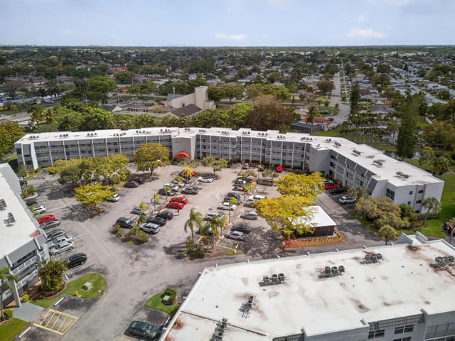 6570 Royal Palm Boulevard 306j, Royal Park Gardens I J, Margate, FL