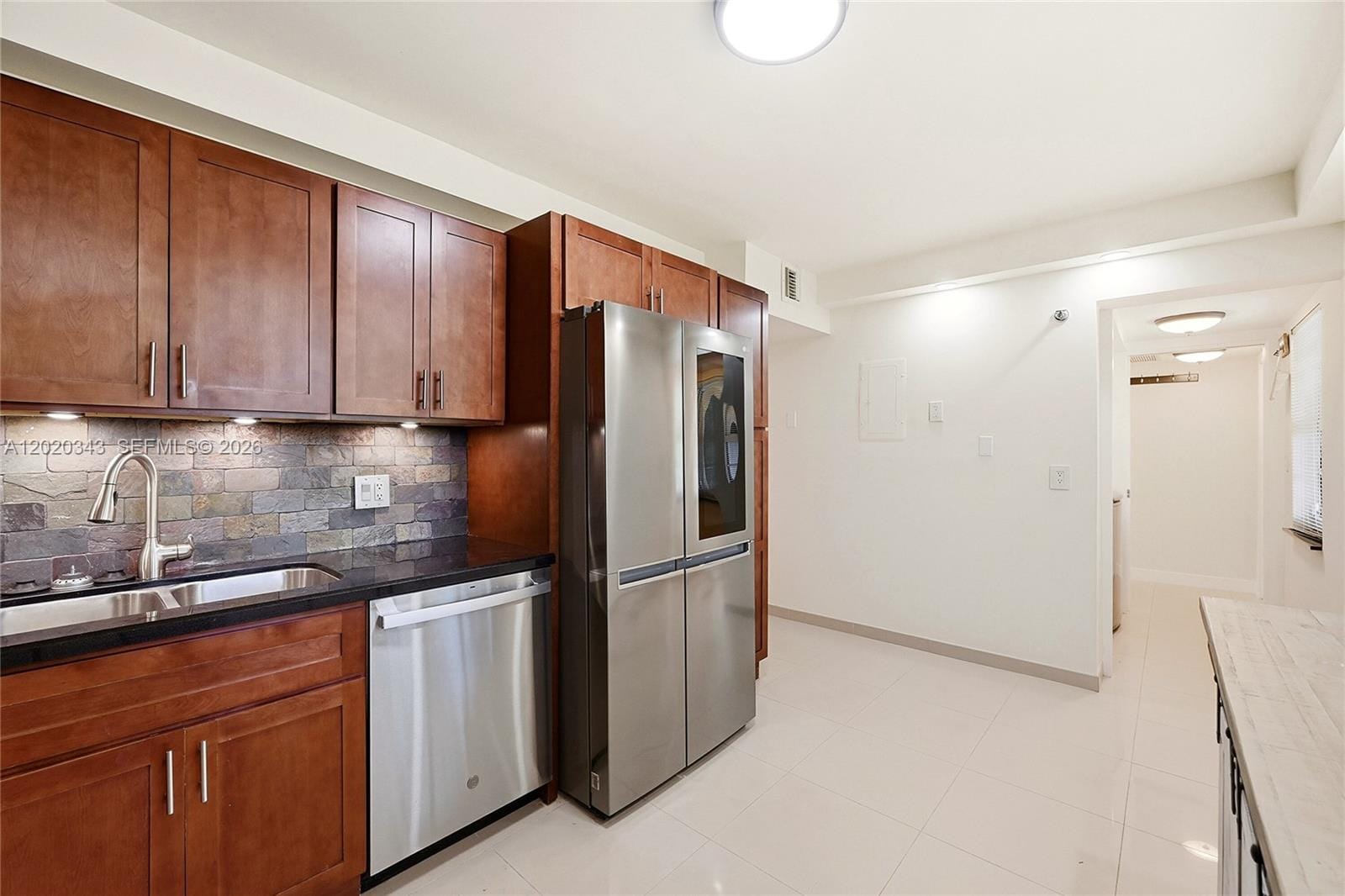 3520 Oaks Way 407 — photo 4