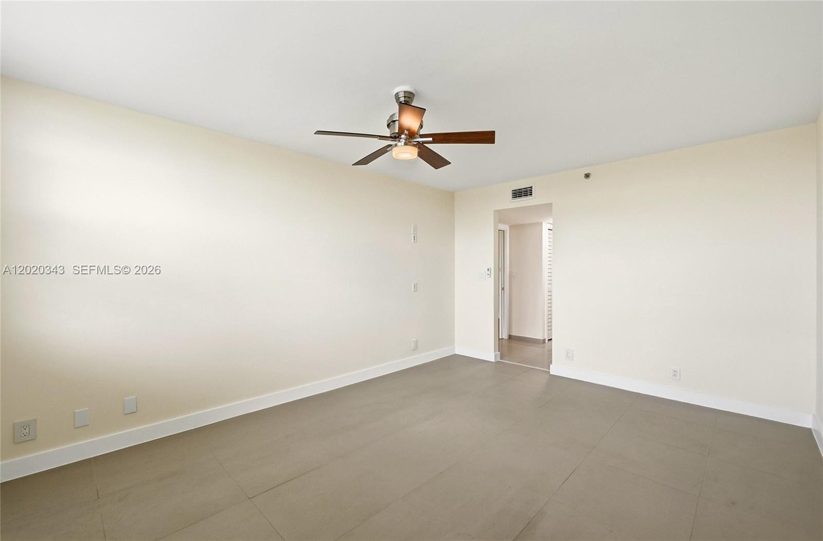 3520 Oaks Way 407 — photo 8