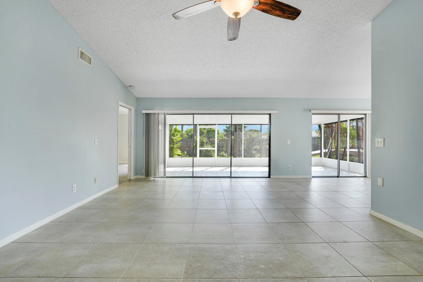 4617 SE Geneva Drive, Stuart, FL 34997 photo 2