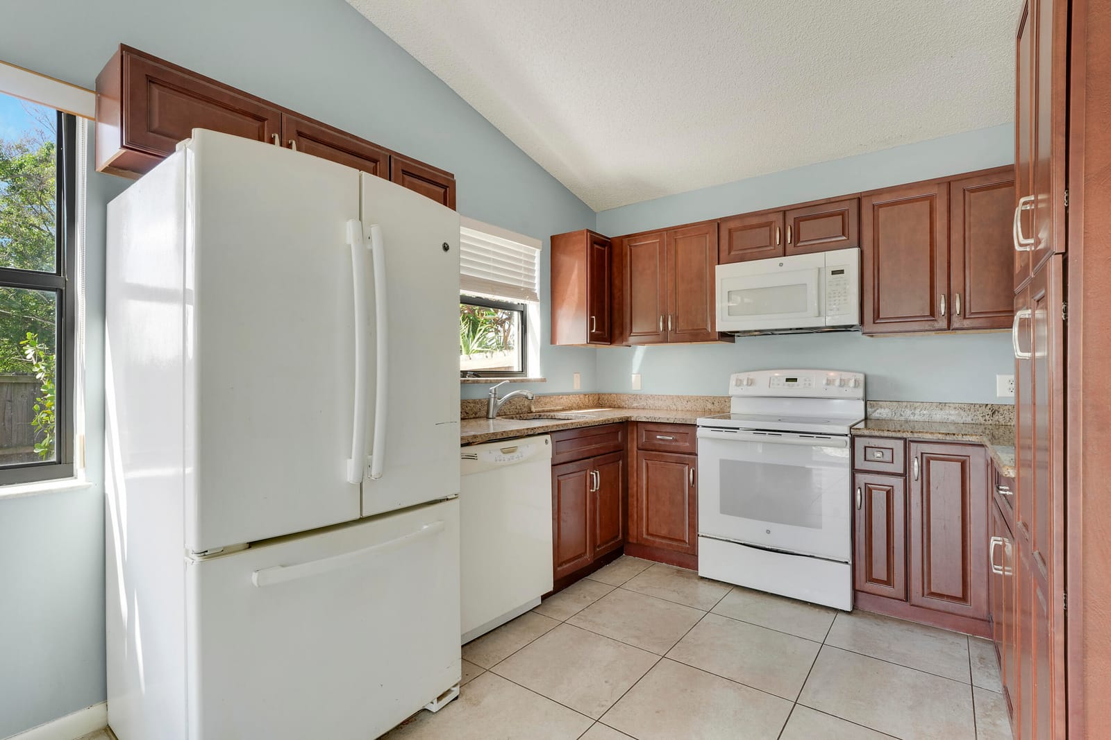 4617 SE Geneva Drive, Stuart, FL 34997 photo 12