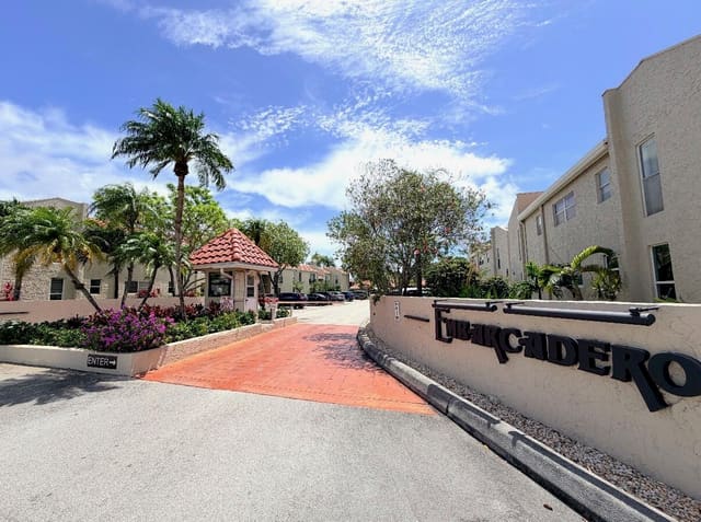 5326 NE 6th Avenue 23 H, Oakland Park, FL 33334