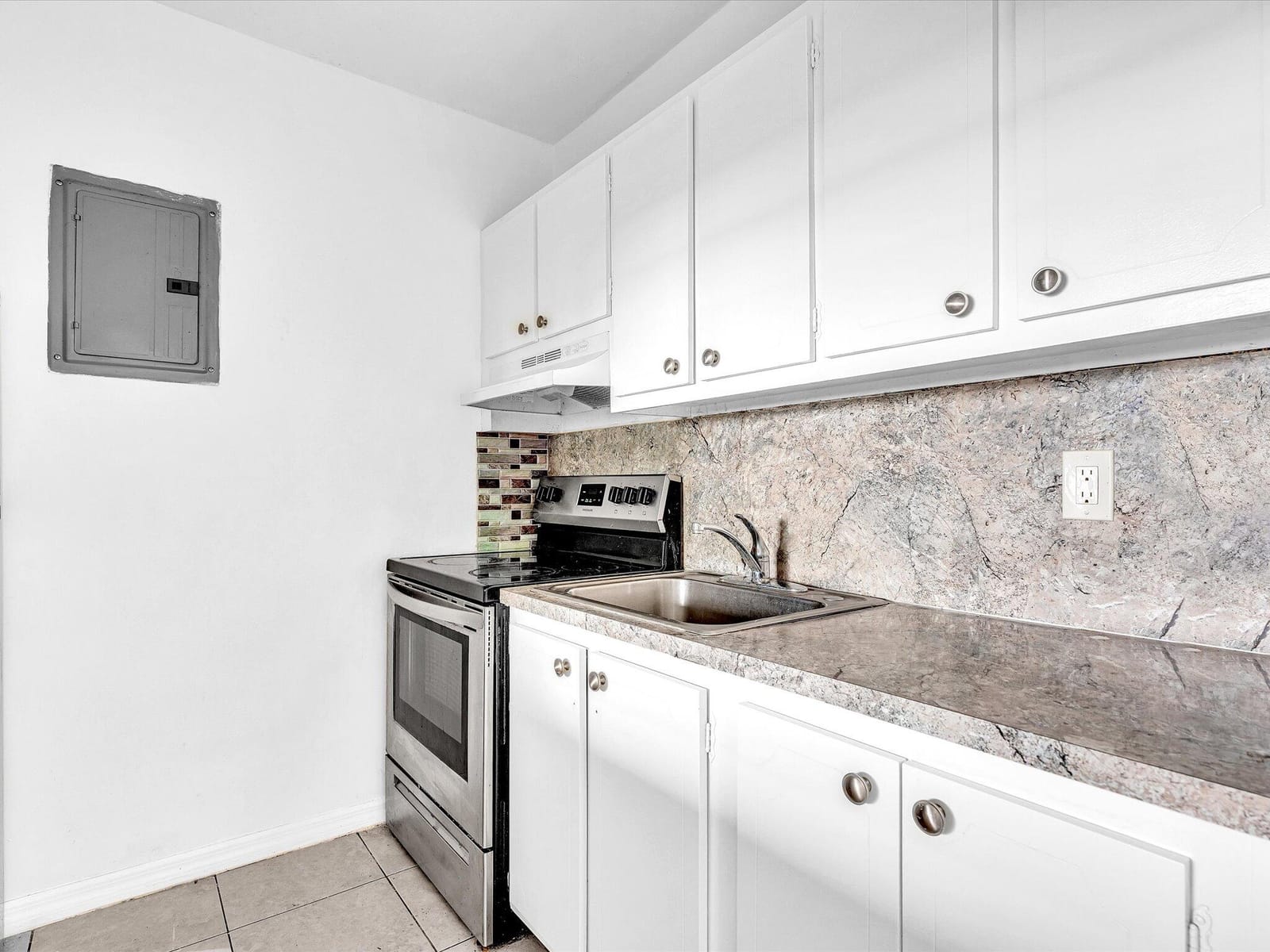 2915 Plunkett Street 5d — photo 10
