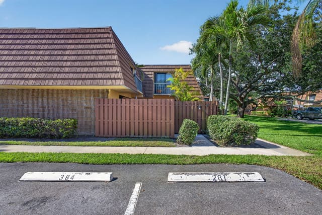 825 Center Street 50a, Jupiter, FL 33458