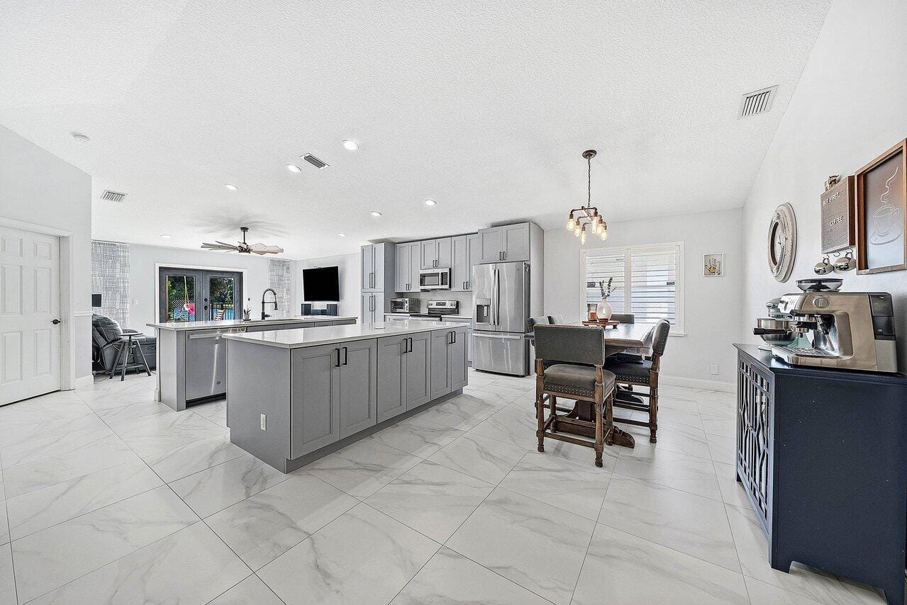 5230 Canoe Bend Drive, Lake Worth, FL 33463 photo 2