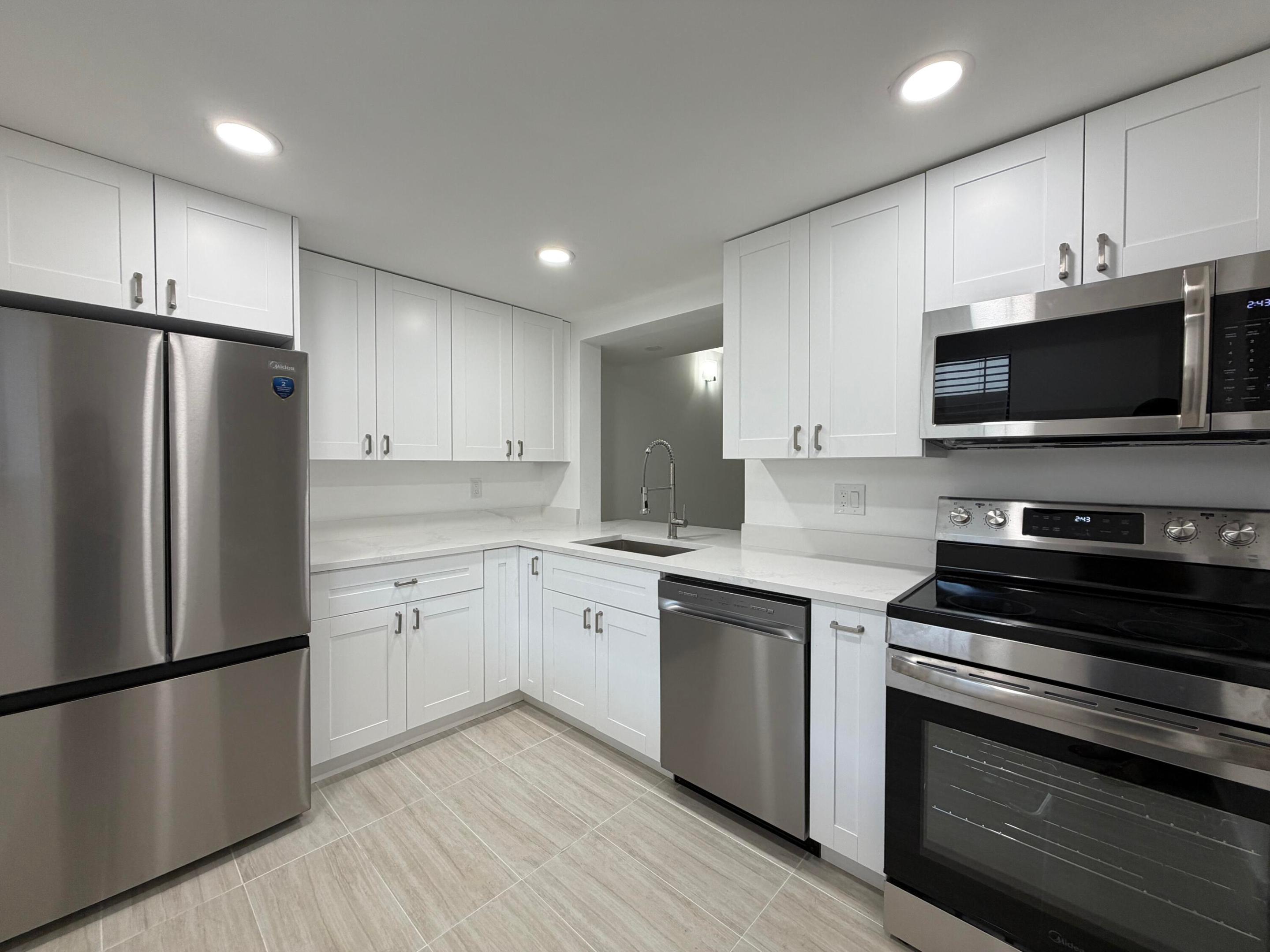 5220 Las Verdes Circle 317, Delray Beach, FL 33484, Delray Beach