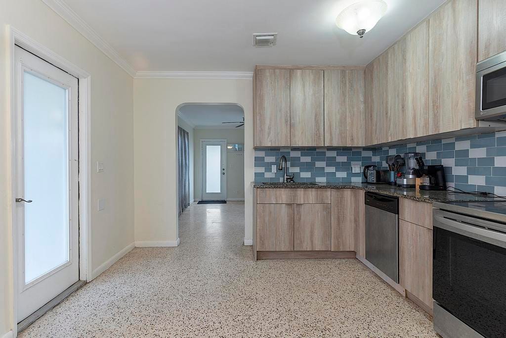 802 N J Street — photo 9