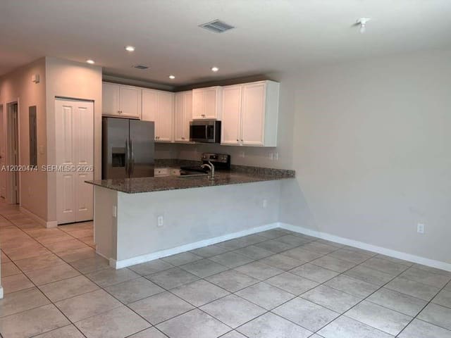 440 NW 11th Avenue 1, Florida City, FL 33034