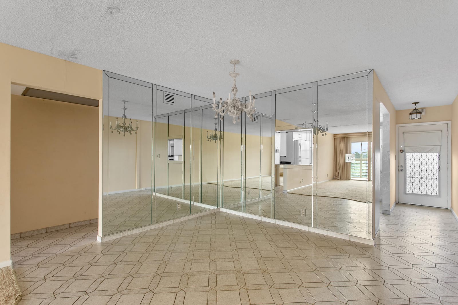 2502 Antigua Terrace F4 — photo 7