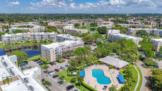 10208 NW 24th Place 203, Sunrise Lakes 203 Condo, Sunrise, FL