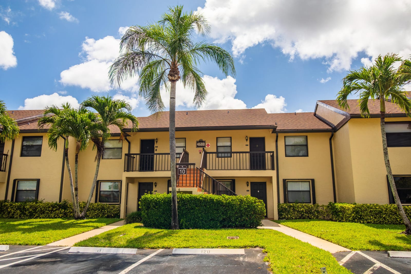 4688 Lucerne Lakes Blvd Boulevard E 104 — photo 2