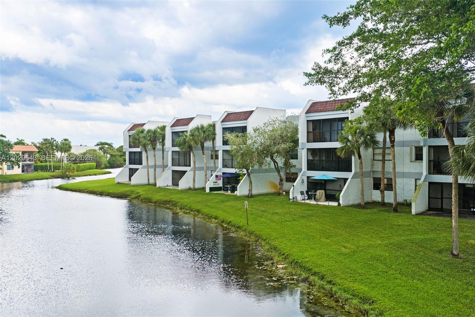 200 Lakeview Drive 113, Weston, FL 33326, Weston