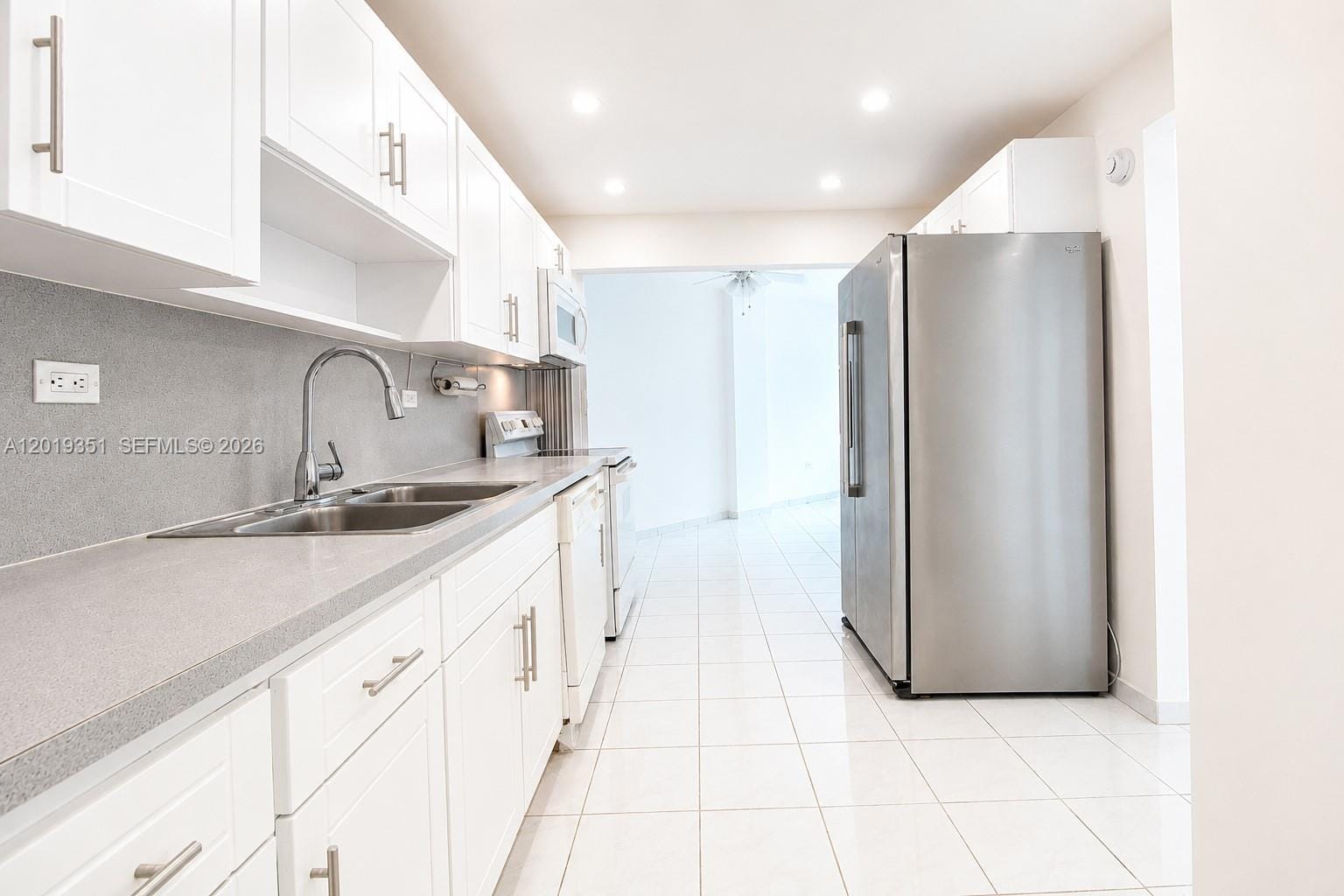 7135 Collins Avenue 912, Miami Beach, FL 33141 photo 12