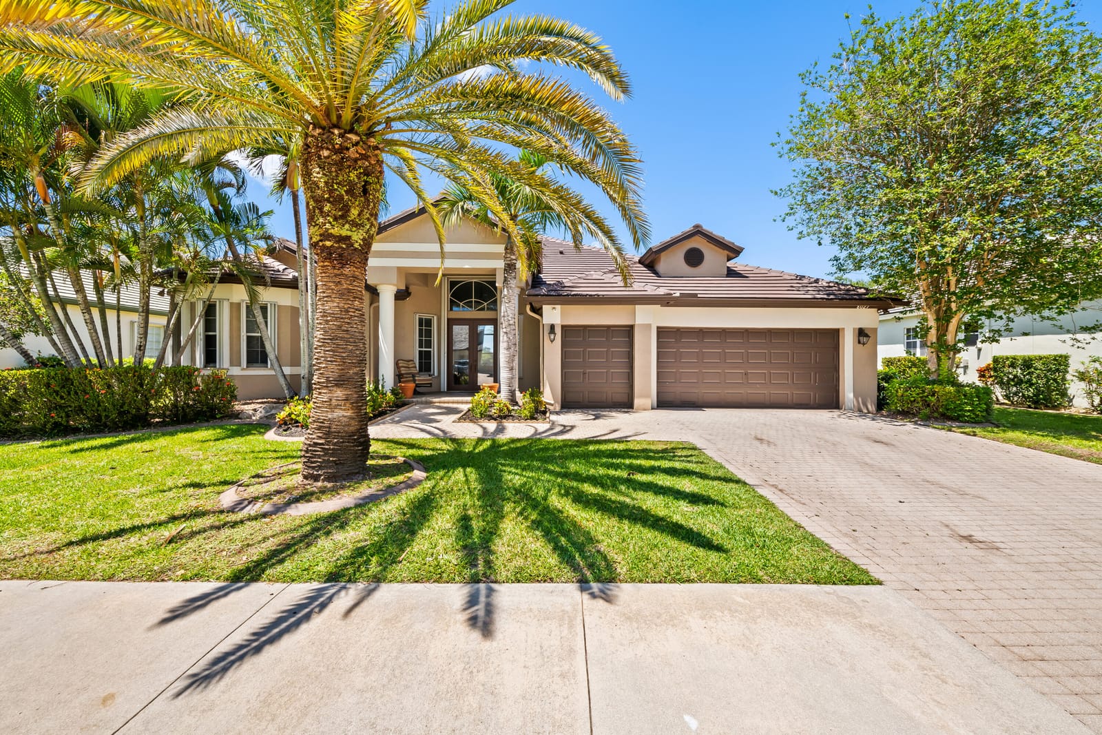 8027 N Savannah Circle, Davie, FL 33328