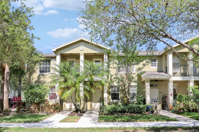 2122 SE Grand Drive, Port St. Lucie, FL 34952