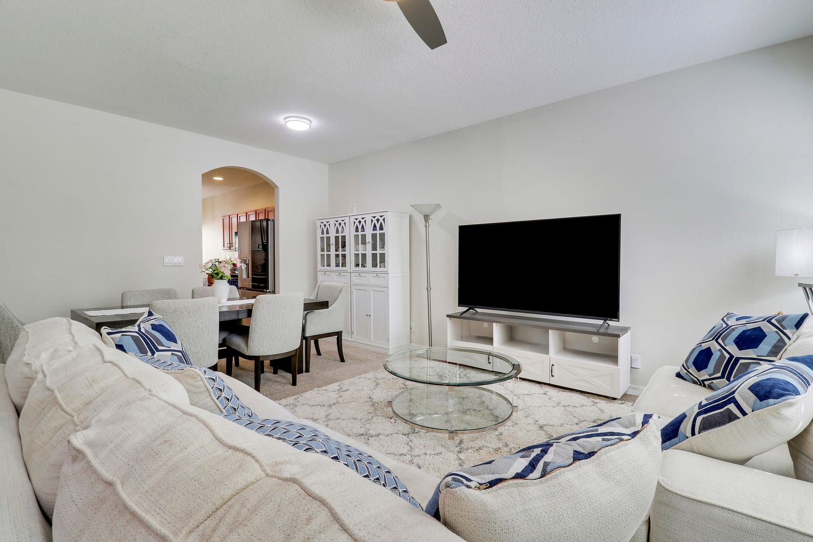 2122 SE Grand Drive — photo 3