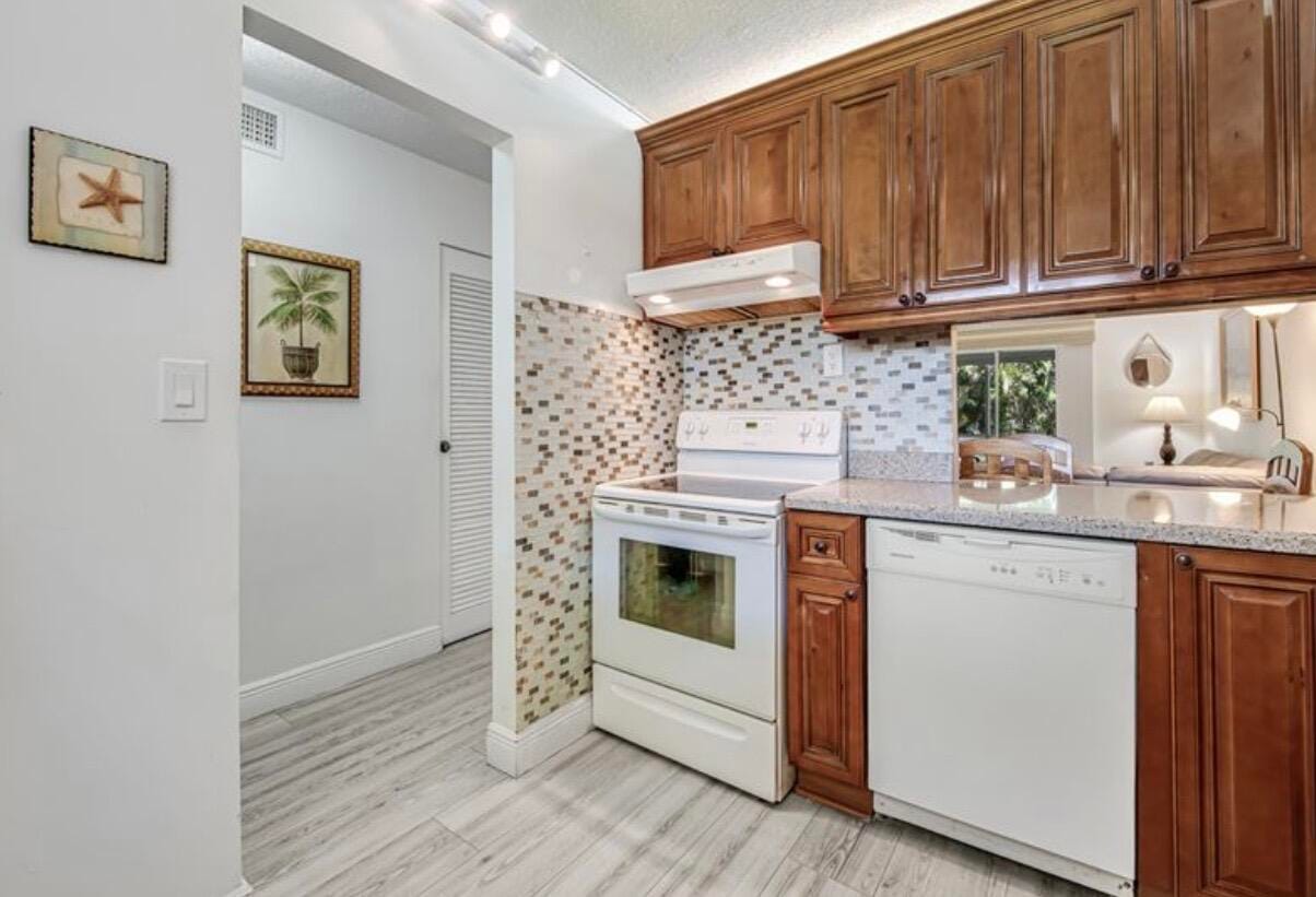 2855 Garden Drive S 102 — photo 2