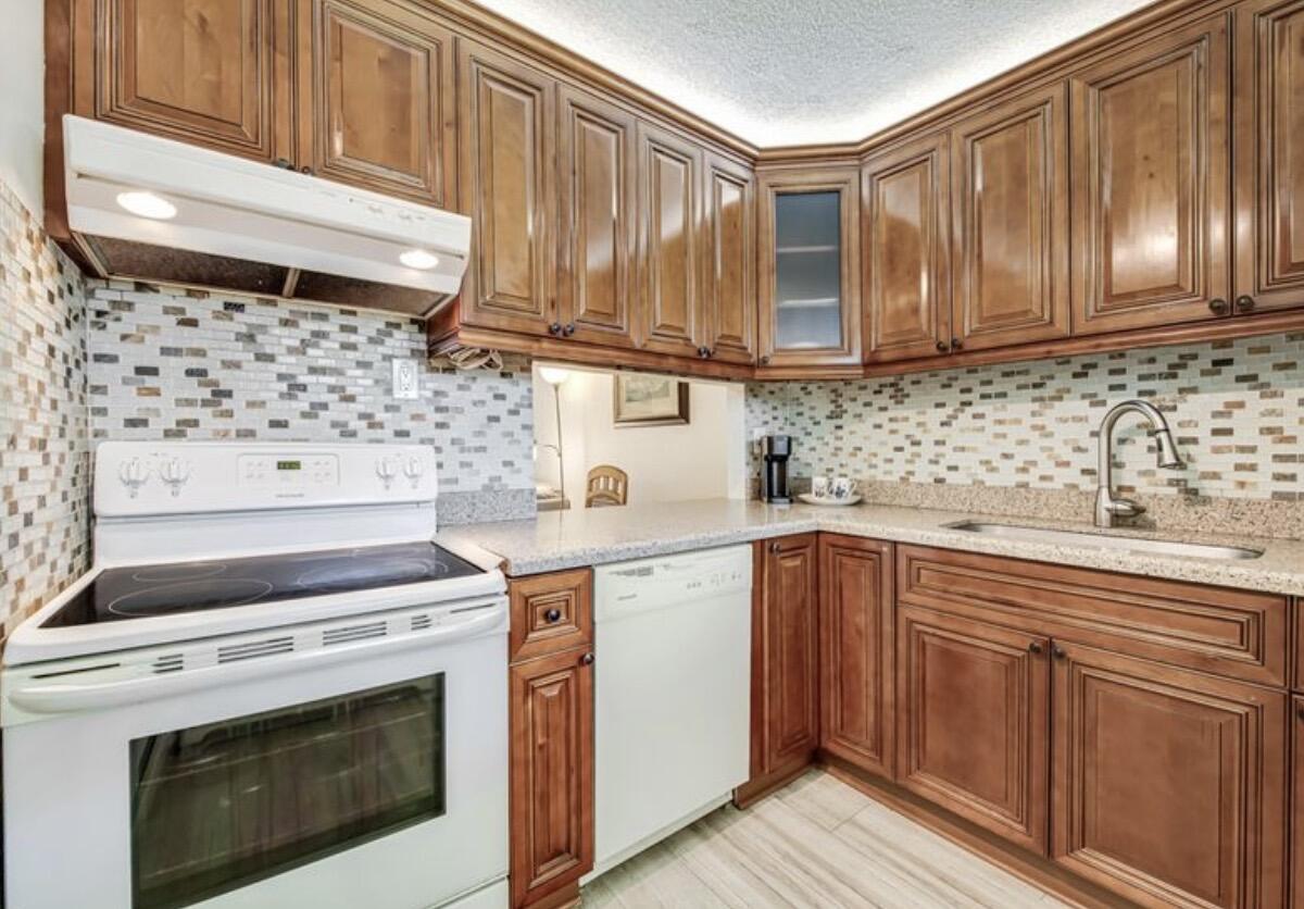 2855 Garden Drive S 102, Lake Worth Beach, FL 33461, Lake Worth Beach