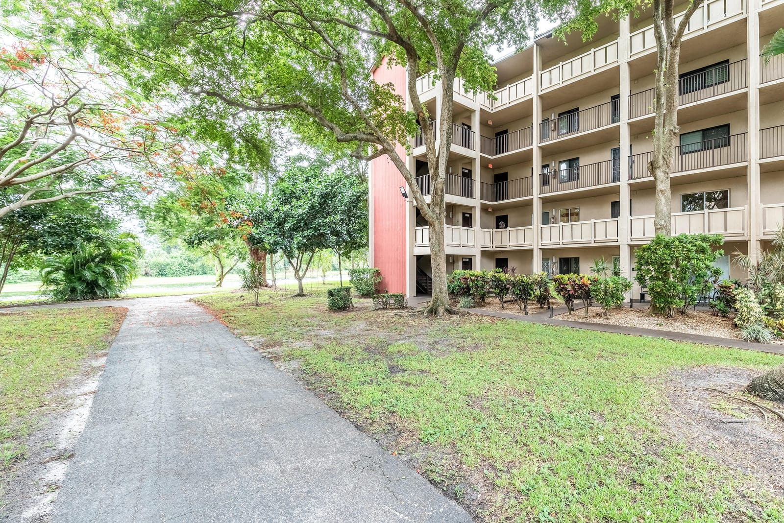 2208 S Cypress Bend Drive 407, Pompano Beach, FL 33069 photo 29