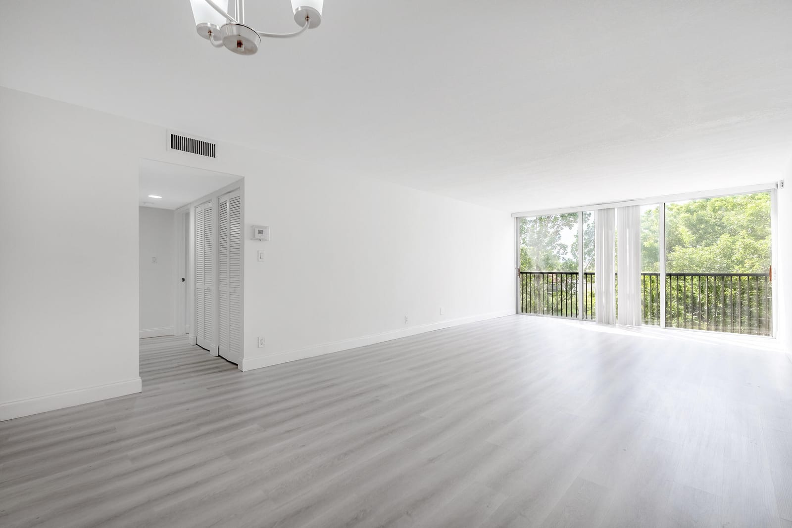 2208 S Cypress Bend Drive 407, Pompano Beach, FL 33069 photo 9