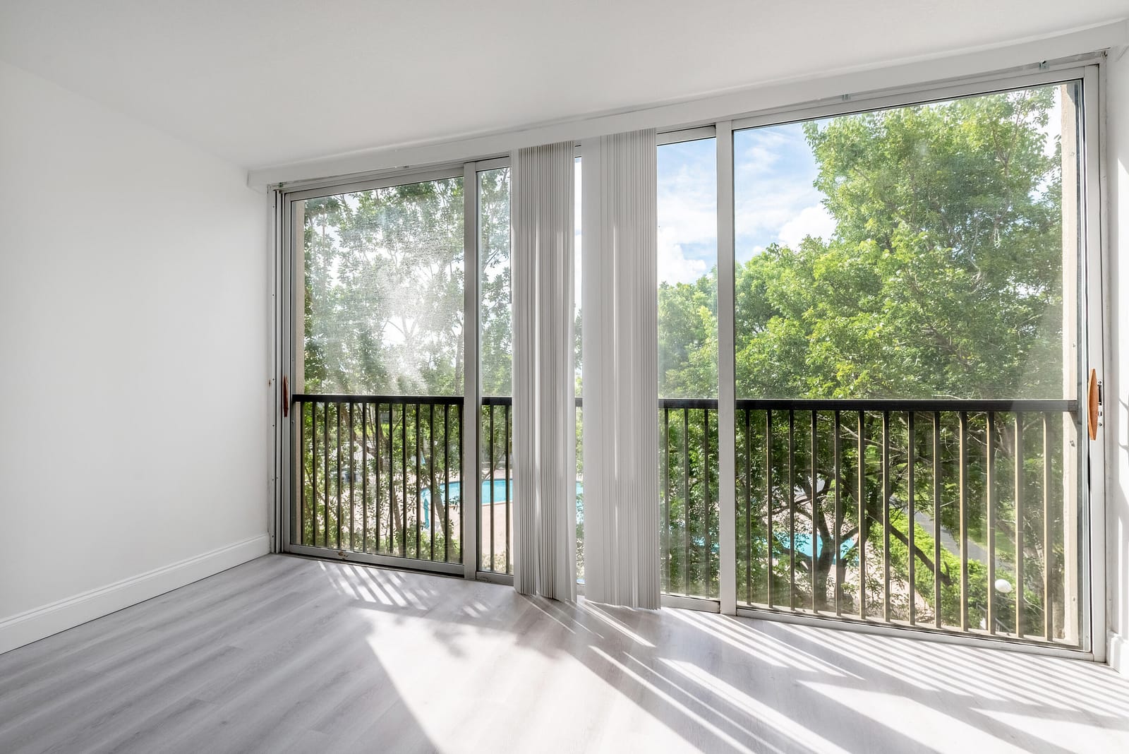 2208 S Cypress Bend Drive 407, Pompano Beach, FL 33069 photo 10