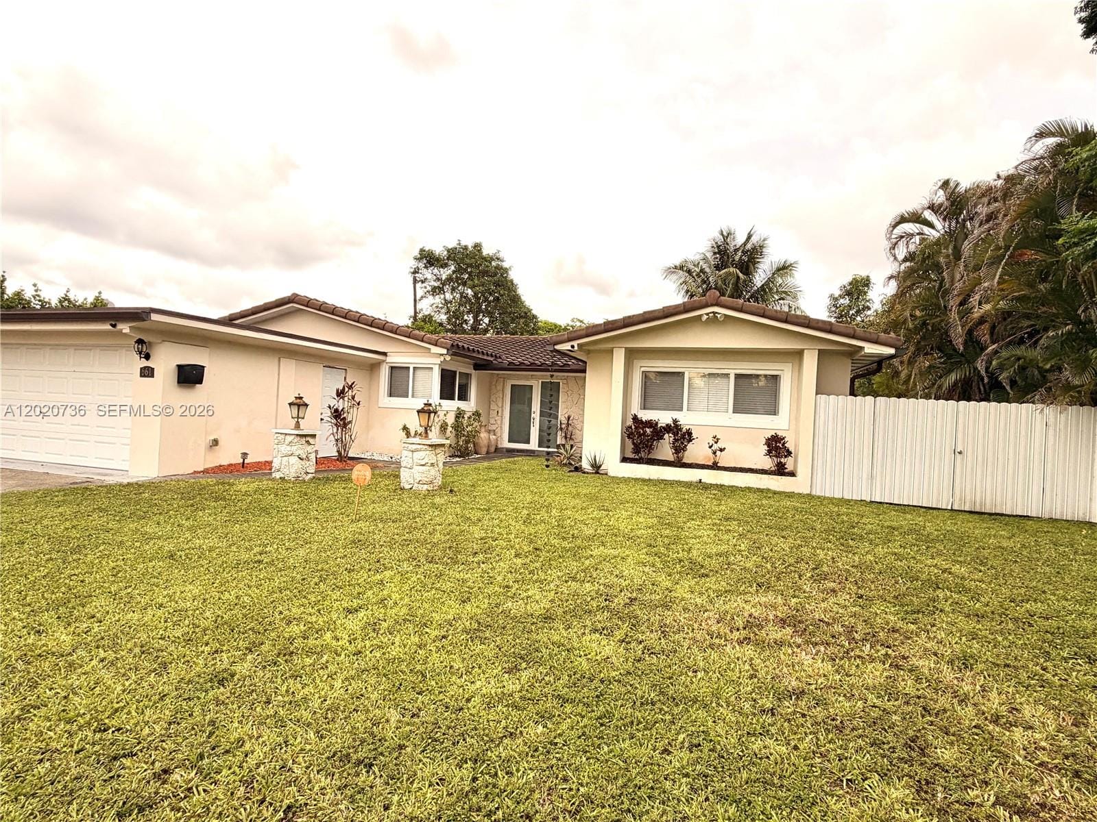 661 SW 67th Avenue, Pembroke Pines, FL 33023 photo 2
