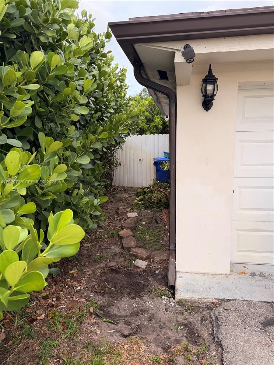 661 SW 67th Avenue, Pembroke Pines, FL 33023 photo 3