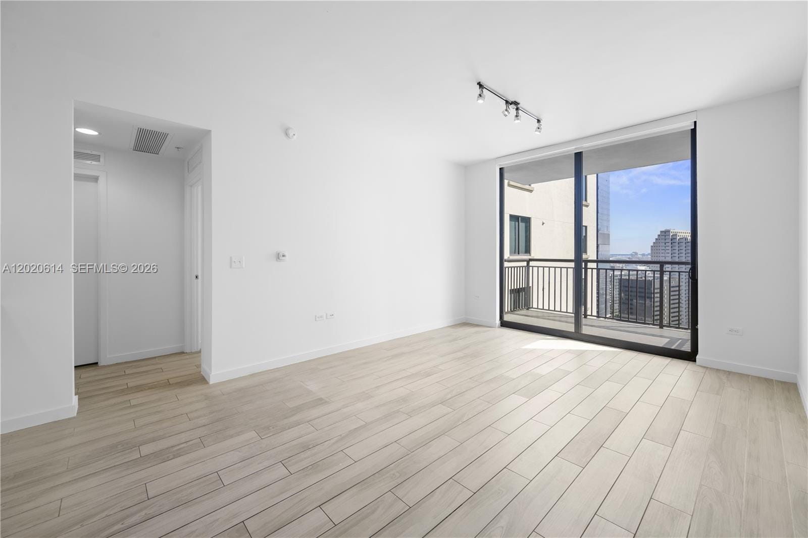 999 SW 1st Avenue 2911 — photo 2