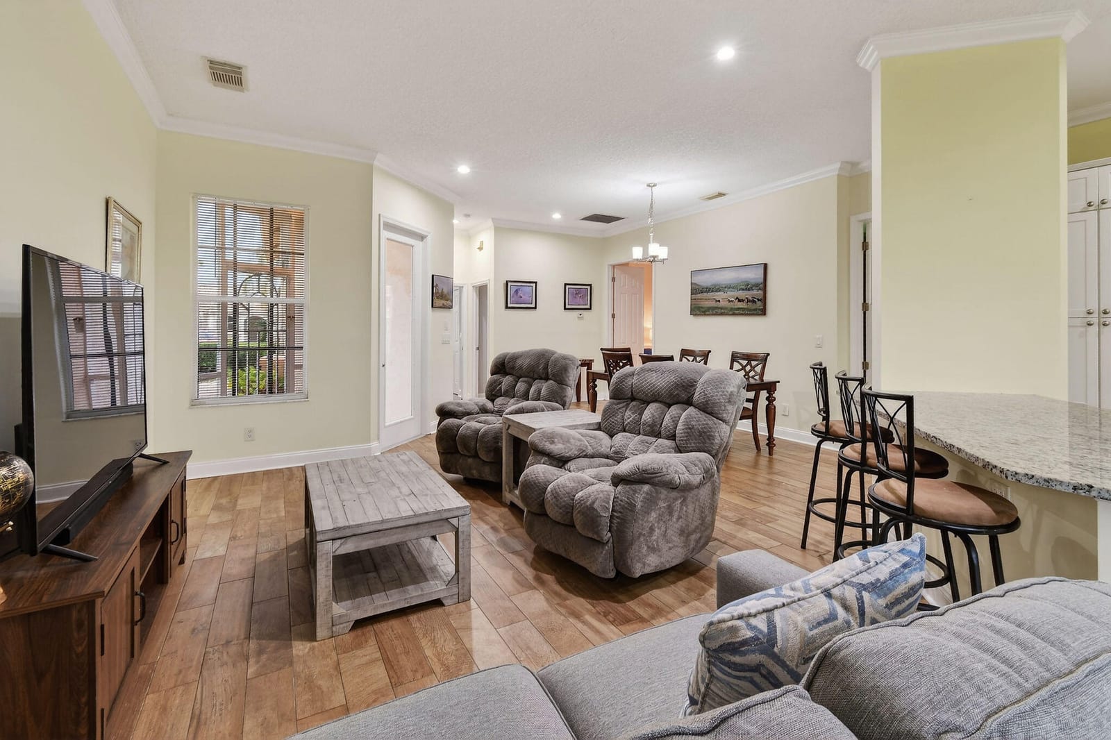 750 SW Aruba — photo 8