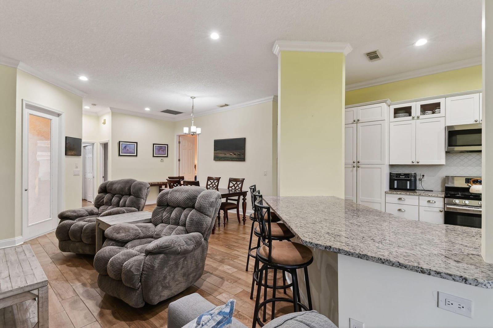 750 SW Aruba — photo 9