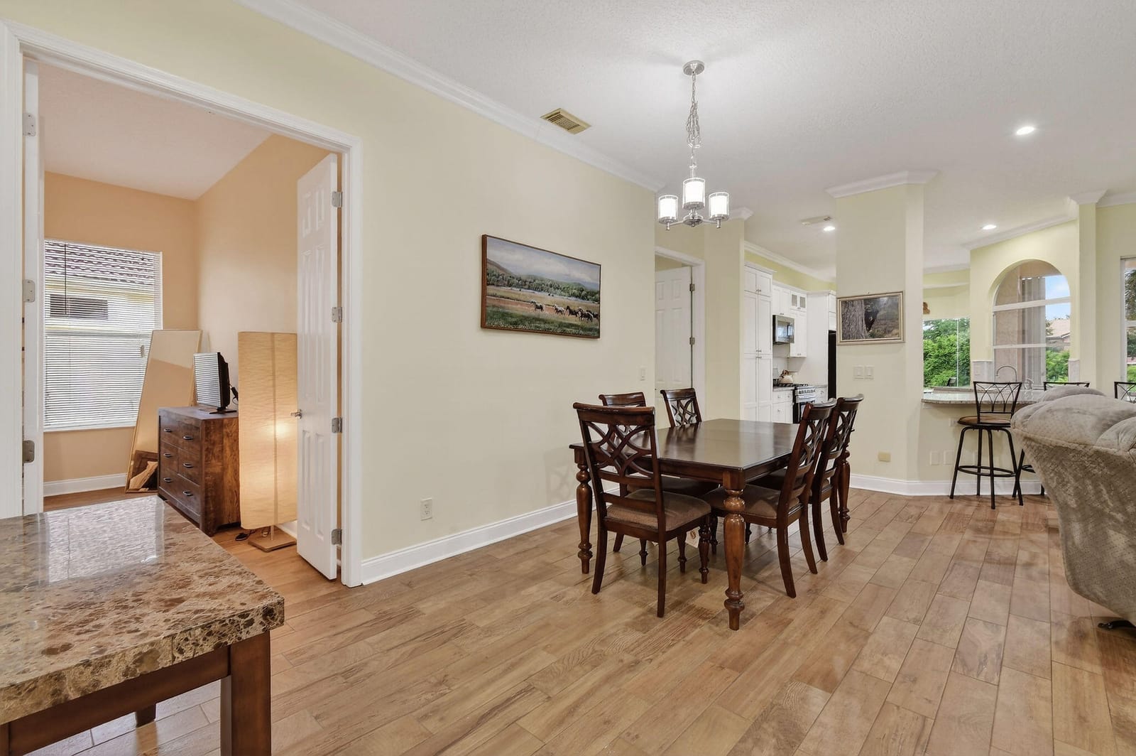 750 SW Aruba — photo 10