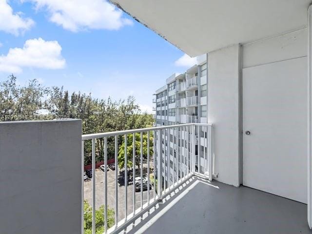 1300 NE Miami Gardens Drive 803E, Miami, FL 33179 photo 21