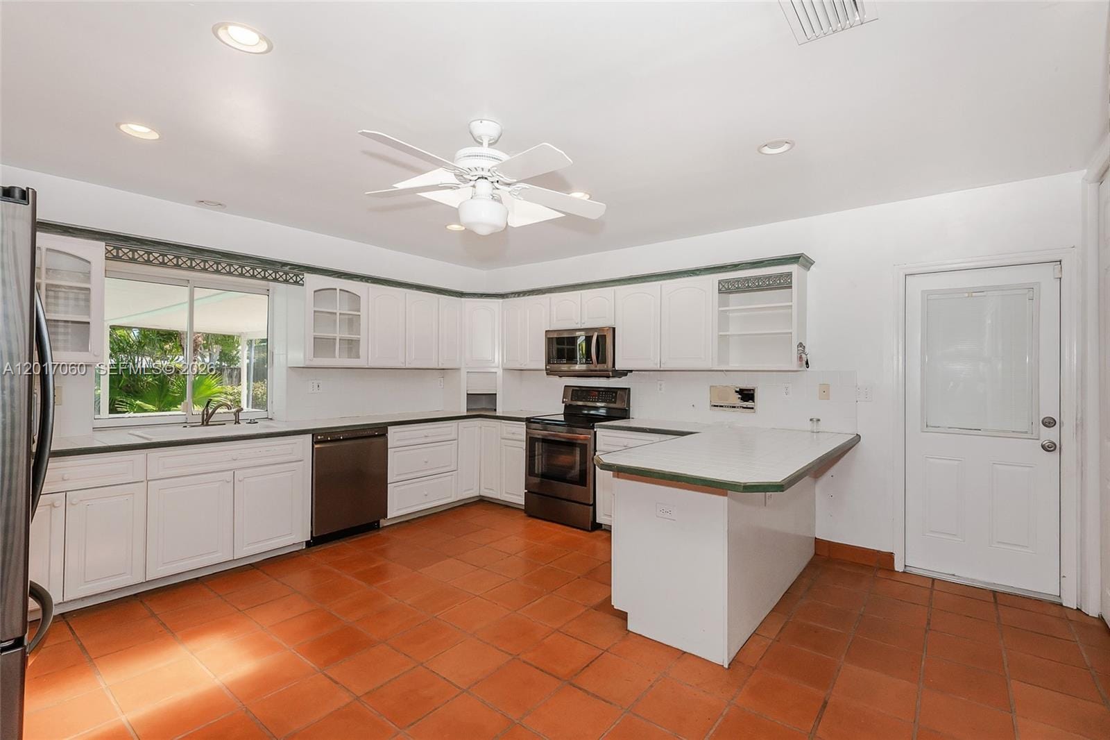 8751 SW 193rd Terrace, Cutler Bay, FL 33157 photo 3