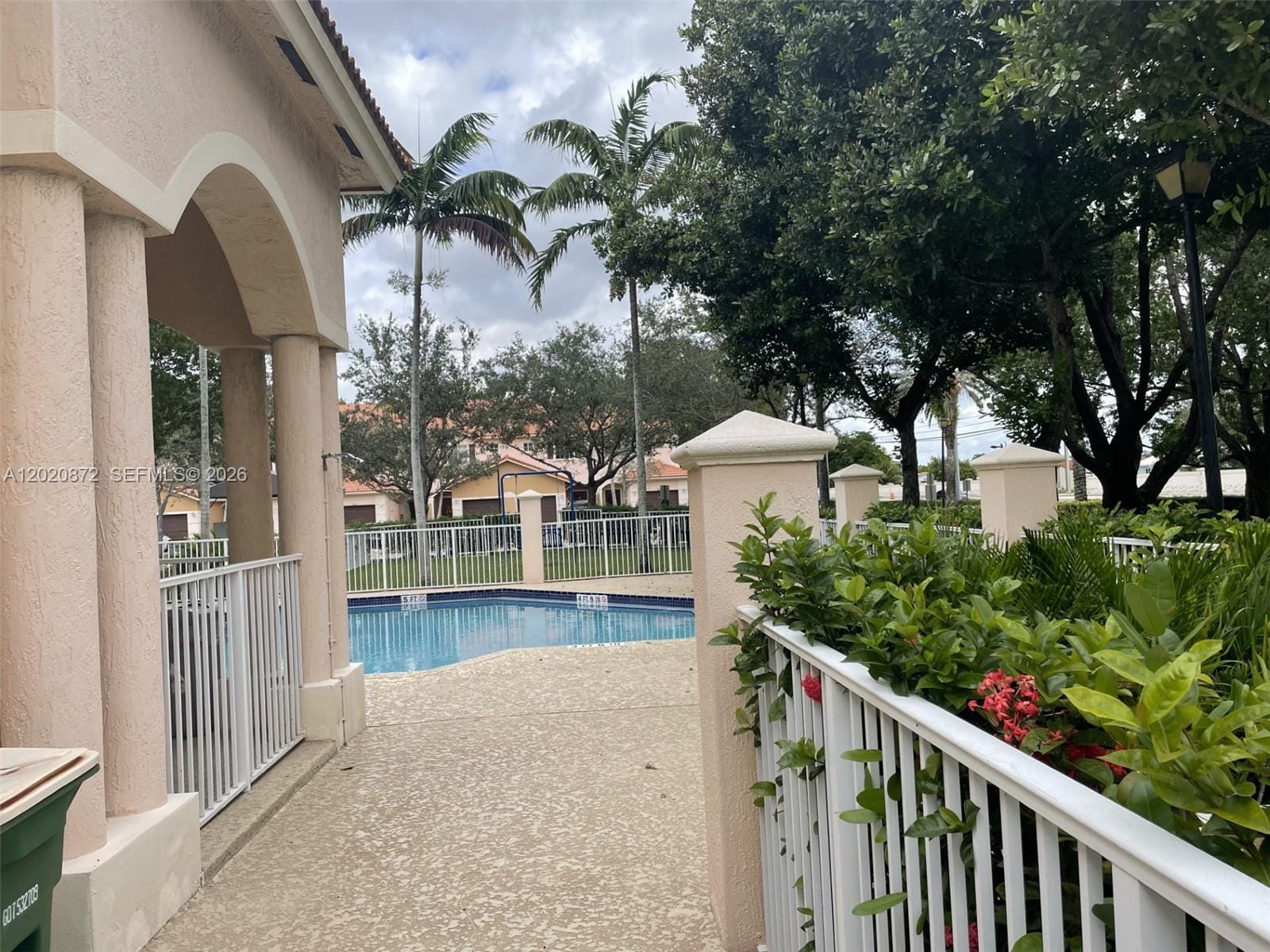 8835 S Isles Circle — photo 3