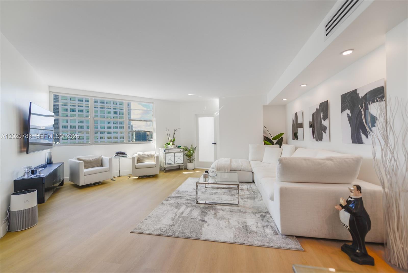 801 Brickell Bay Drive 1962, Miami, FL 33131