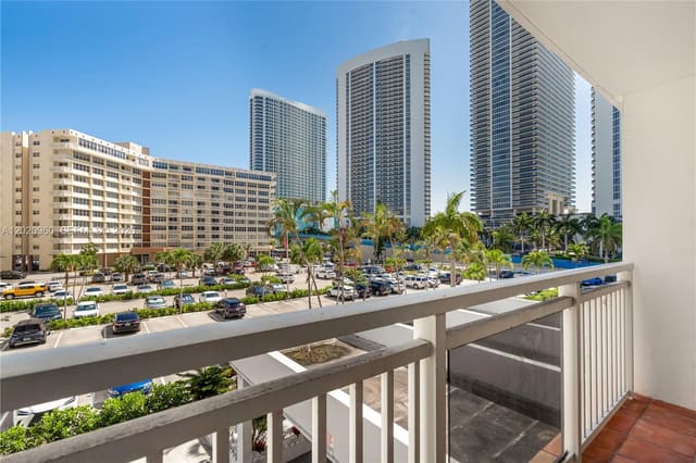 1849 S Ocean Drive 305, Plaza Towers South, Hallandale Beach, FL
