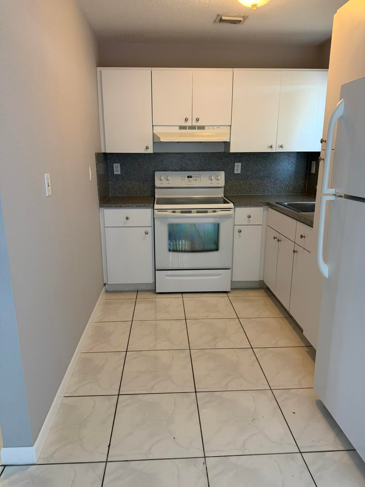 663 S Biscayne River Drive, Miami, FL 33169 photo 8