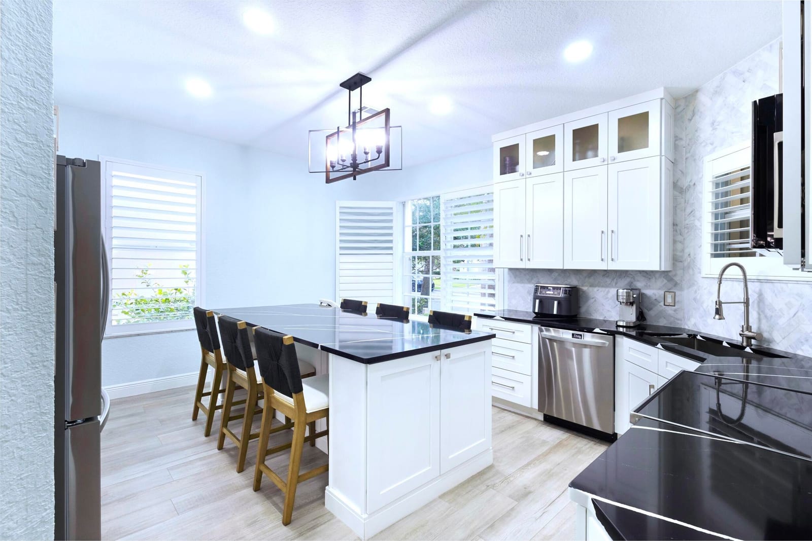 8070 Murano Circle — photo 2